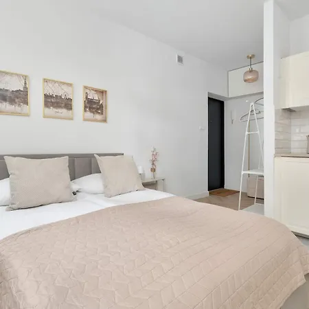 Romantic For Two In The Heart Of By Renters *